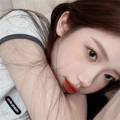 海外留学实拍：某影后之女出道颜值引争议，家长出面回应